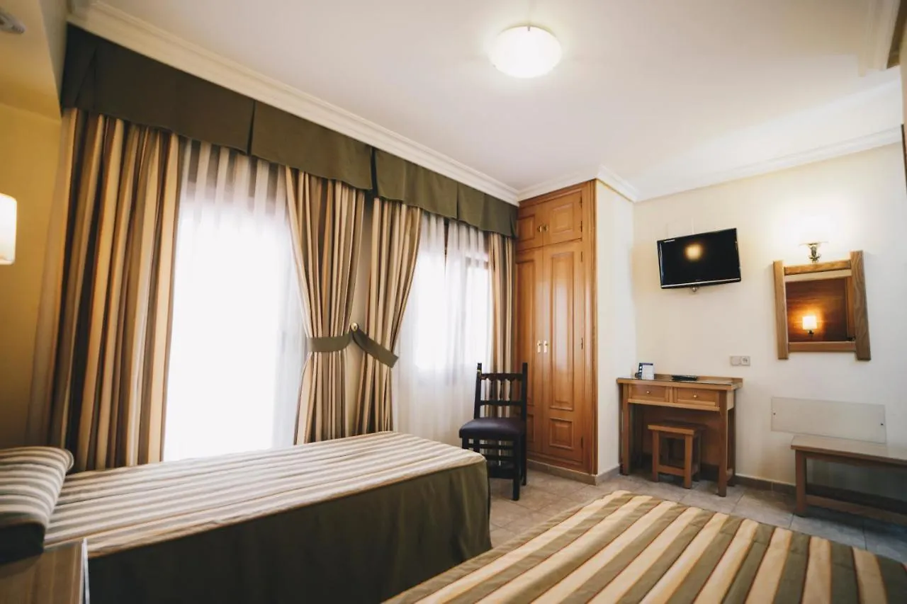 Gavilanes 2 Toledo Guest house