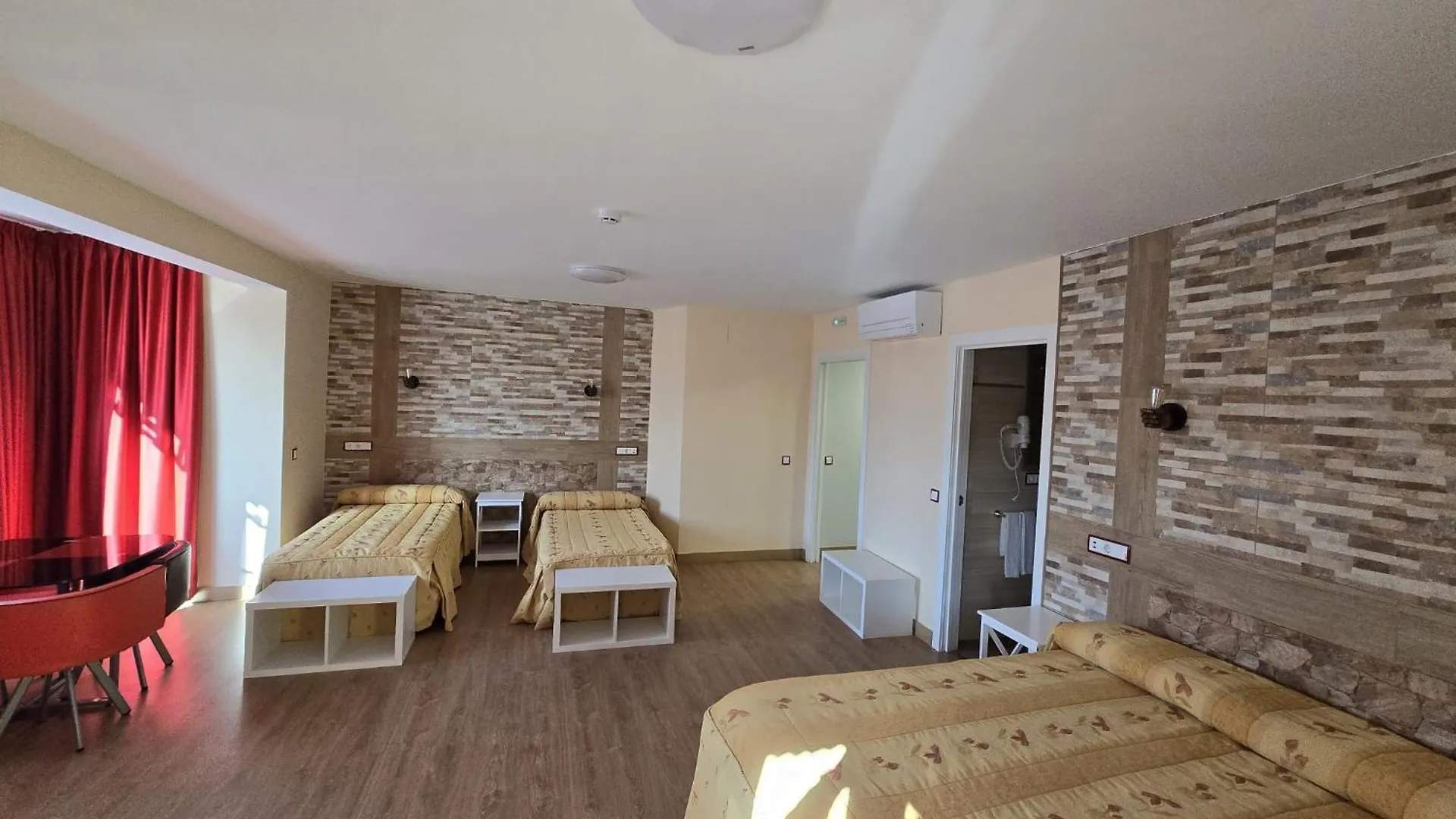 Gavilanes 2 Toledo Guest house